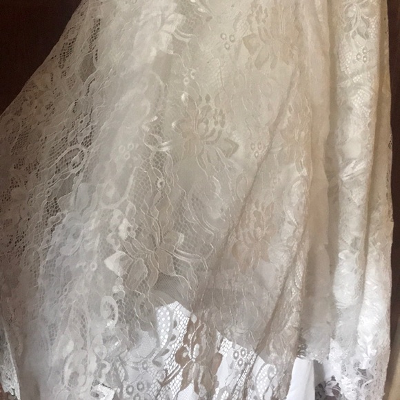 Long sleeve wedding gown - Picture 3 of 6